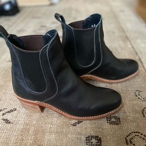 Redwing Harriet women’s heeled boot size 9